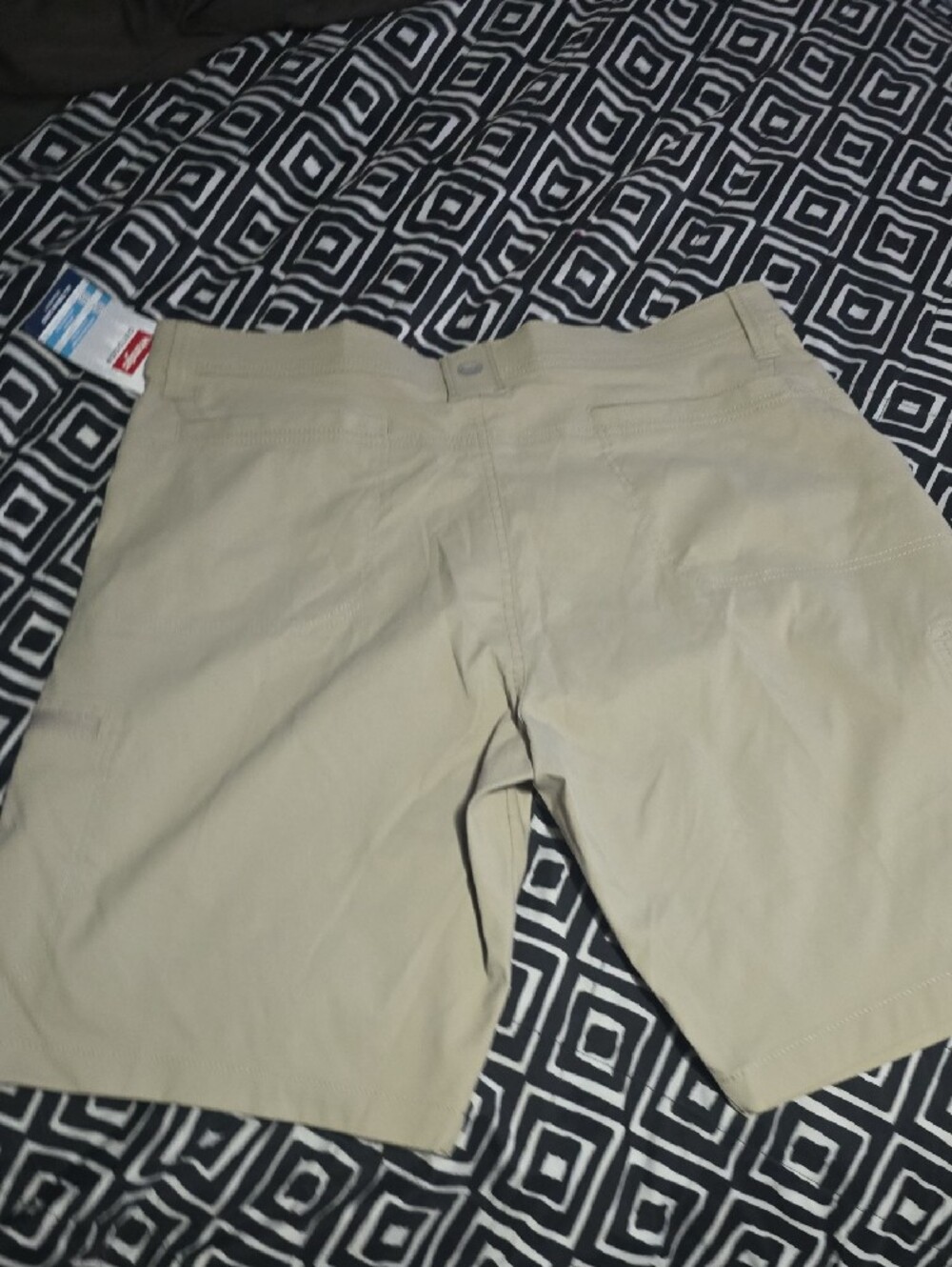 Wrangler Men's Light Khaki Hybrid Cargo Shorts - Picture 3 of 5